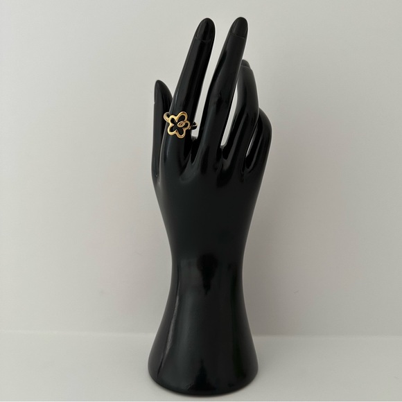 Gold Flower Ring - Picture 2 of 4